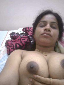 Black Boobies - Tharki Tamil Wife Showing Big Boobs With Black Nipples ...