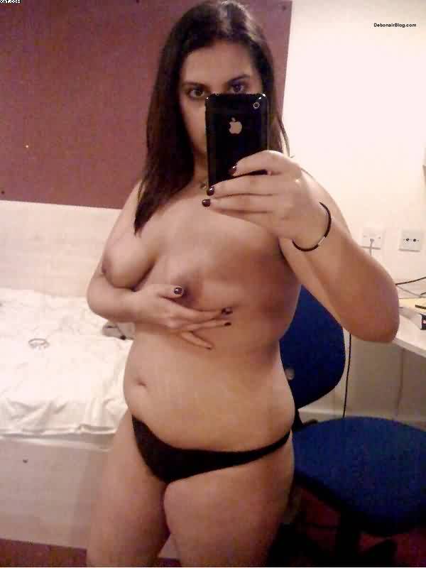 beautiful indian desi wife taking nude selfies on trip 006