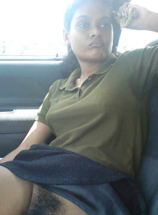 kerala wife showing pussy and boobs to driver in car