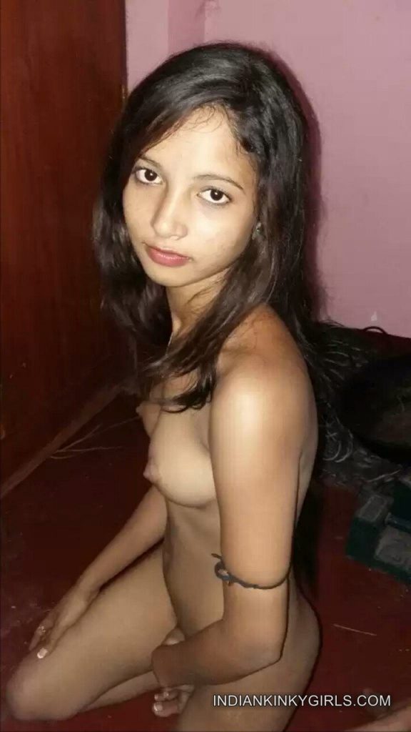 naughty college girl vani naked posing tits and pussy