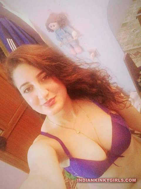480px x 640px - Bathroom Punjabi Fudi Pooja Nude Selfies Raw Hot | Indian Nude Girls