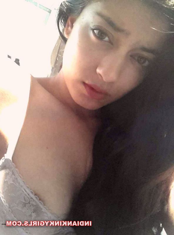 super hot kashmiri teen leaked naked selfies