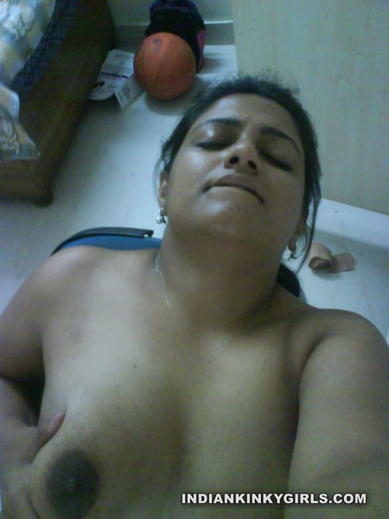 Naughty Indian Wife Nude