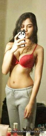 sexy indian teen neetu complete nude selfies 002