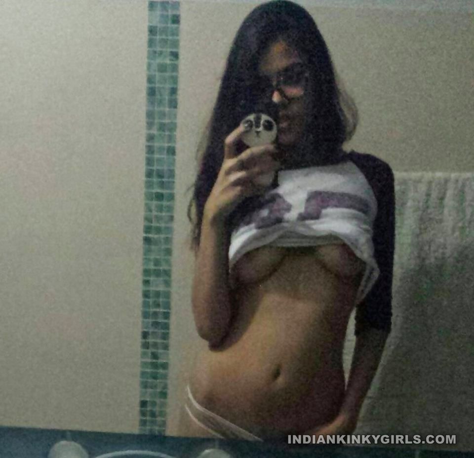 sexy indian teen neetu complete nude selfies 003