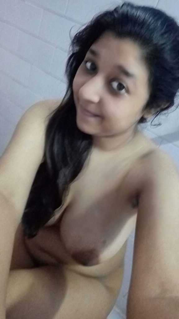 576px x 1024px - 18 Year Old Punjabi Girl Nude Whatsapp Photos | Indian Nude Girls