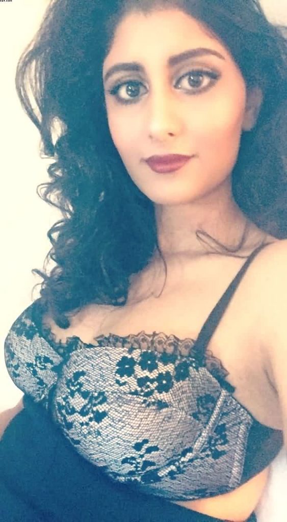 indian mbbs student neha leaked nude selfies 001