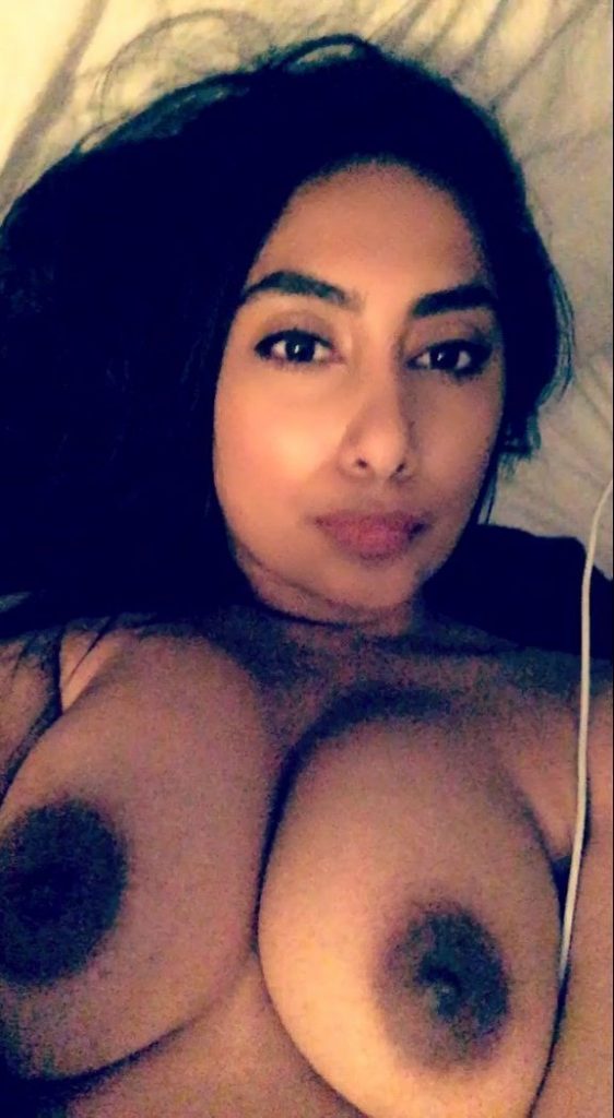 sexy nri with huge boobs nude selfies leaked 005