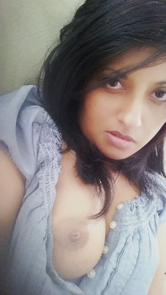 sexy mumbai model hina nude selfies leaked