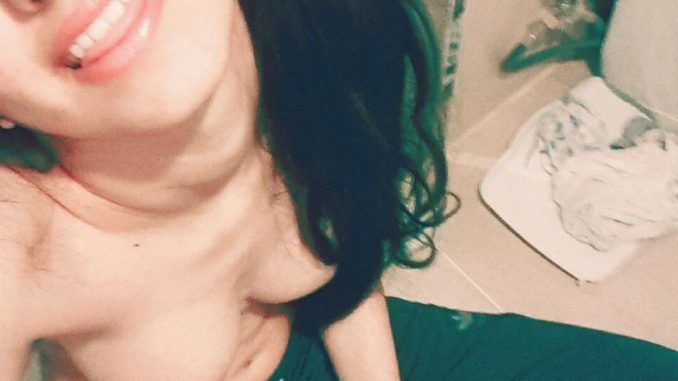 stunning nagpur teen leaked snapchat nude selfies 001