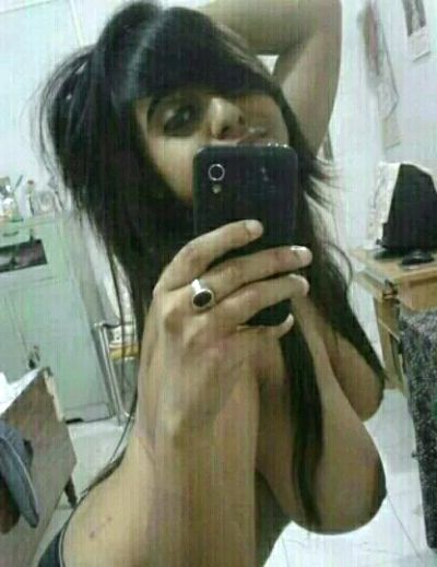 naughty college girlfriend topless selfies exposing big boobs 003