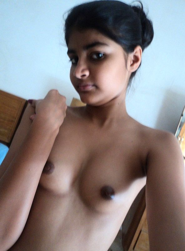 amateur bengaluru teen nude selfies leaked online 007
