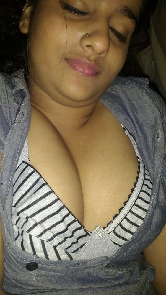 curvy indian chick nude hot selfies showing big boobs