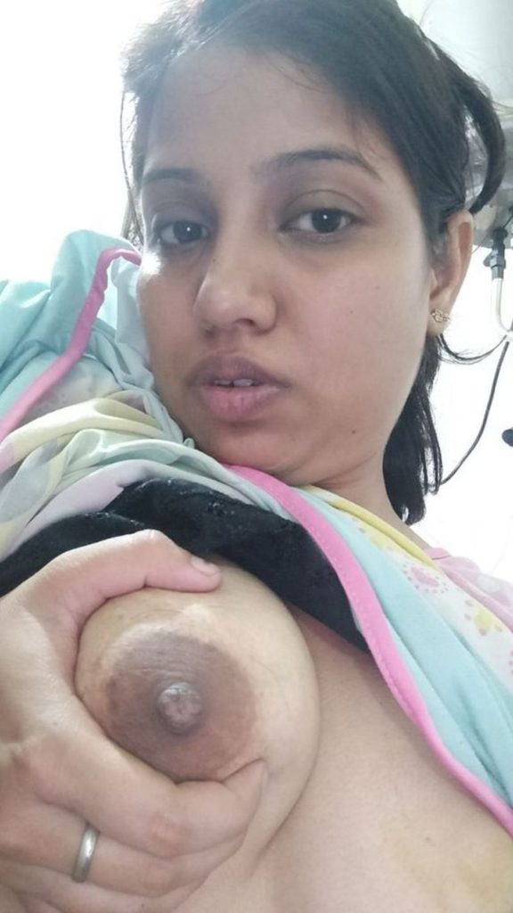 meerut college girl jhanvi nude selfies 005