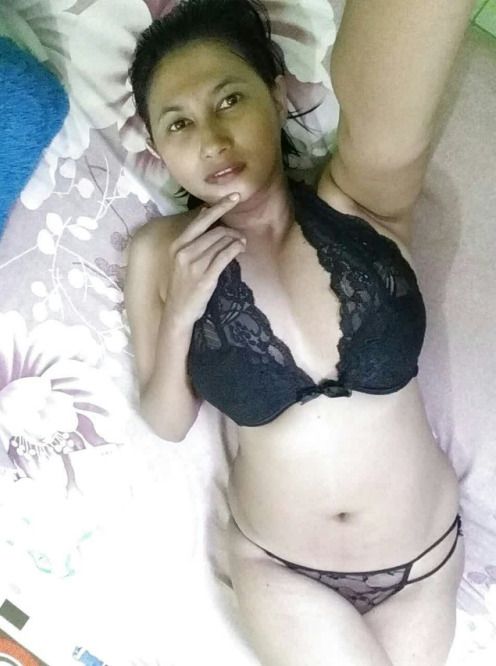 meghalaya girl with huge breasts nude selfies leaked 002