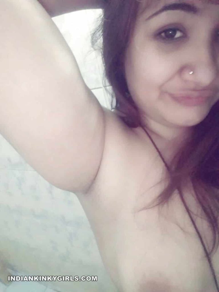 beautiful desi wife hina nude leaked selfies 002