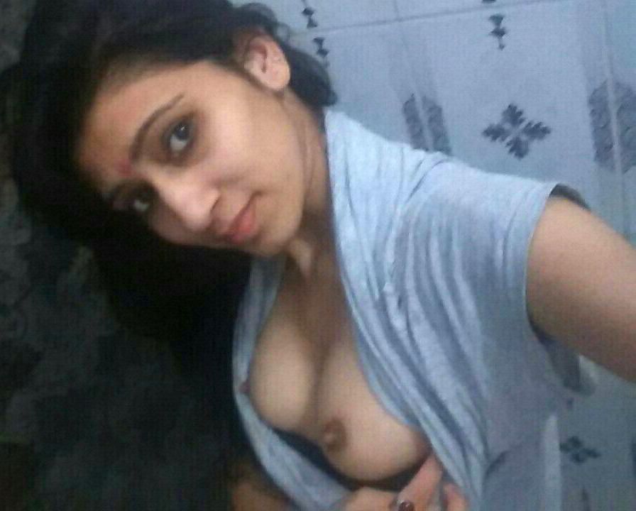 Indian Boobs Tease - Desi Beautiful College Girl Boobs Teasing Selfies | Indian Nude Girls