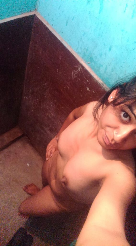 sexy school teacher nude selfies leaked 001