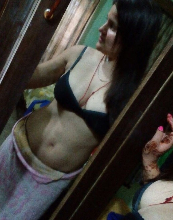naughty desi girls sexy and naked selfies leaked photos