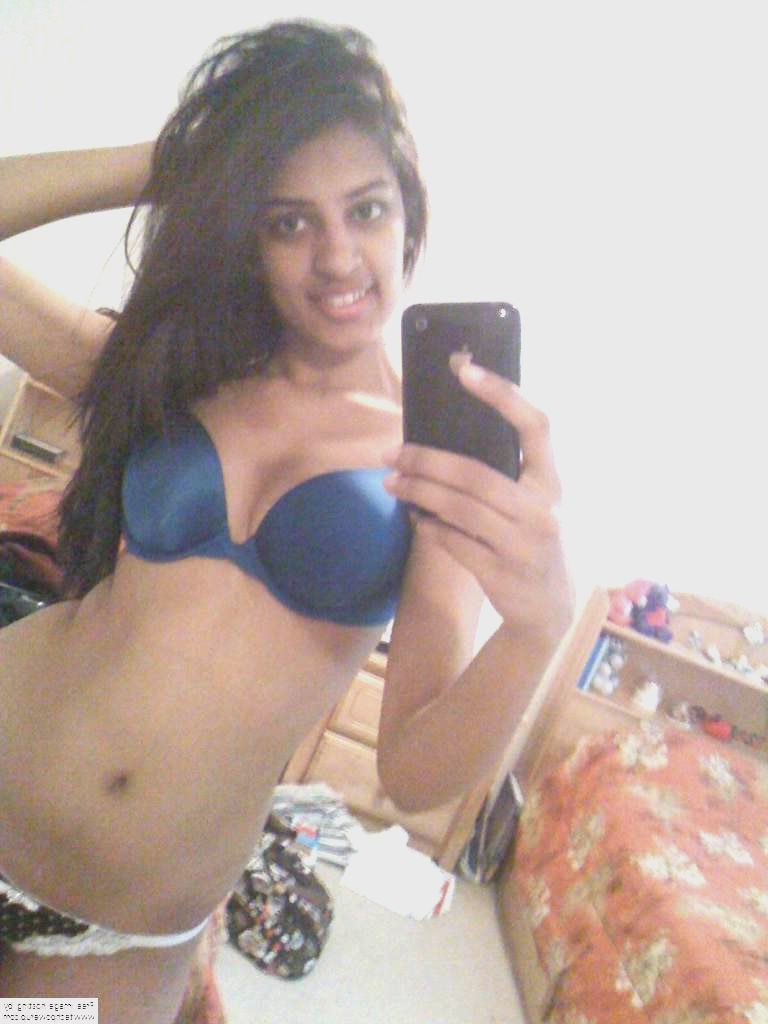 18 year old pune college girl leaked nude selfies 002