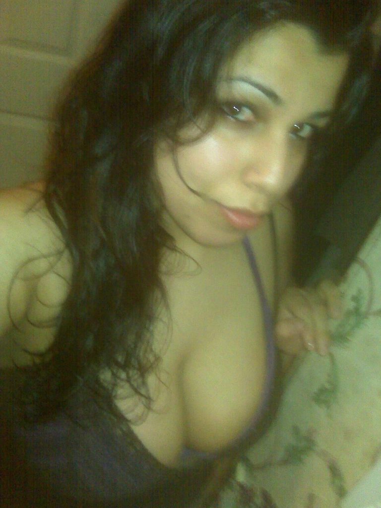 naughty pakistani wife naked selfies showing huge boobs 005