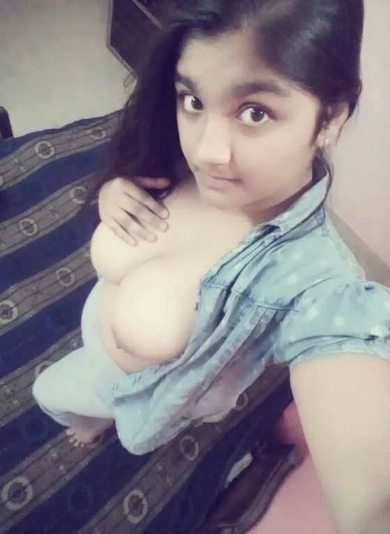 Desi Topless - desi teen with big racks topless selfies â€“ Best Of Nude ...