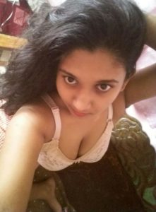 lovely milky boobs of hindi teacher naked selfies