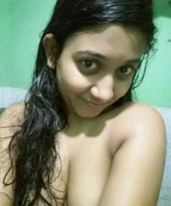 lovely milky boobs of hindi teacher naked selfies 002