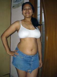 big boobs mallu girl savita nude leaked pics 003