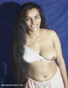 desi randi biwi nude showing amazing boobs 002