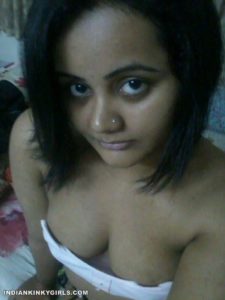 horny bangla bhabhi selfies masturbating with carrots 002