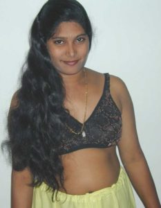 beautiful chennai working wife nude seducing boss 002