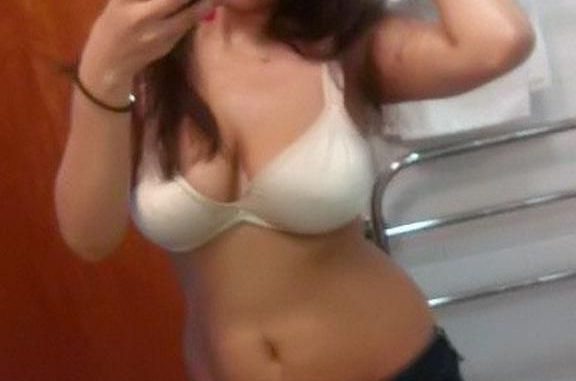 desi babe with amazing big boobies shower selfies 001