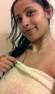 desi babe with amazing big boobies shower selfies 002