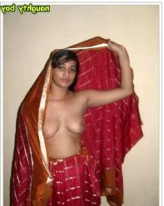 desi housewife nude home photos leaked online 002