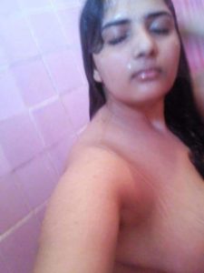 married lecturer sehrish naked leaked pics 003