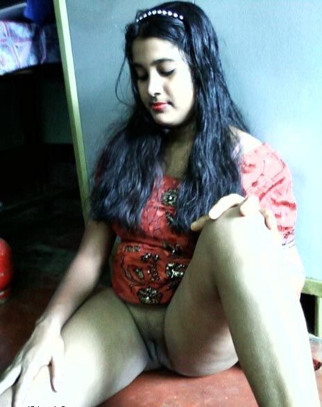 Fat Indian Girls Nude - Horny Indian Girl Exposing Fat Pussy | Indian Nude Girls