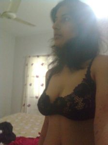 indianpretty indian college girl naked selfies leaked 002