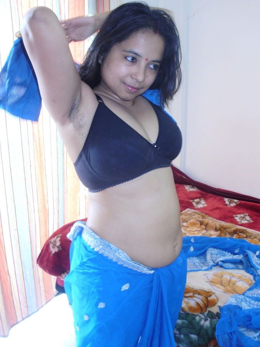 Gujrati Housewife Nude Posing for Husband Indian Nude Girls pic photo