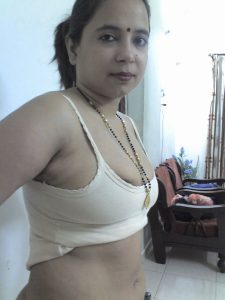 gujrati housewife nude posing for husband 002