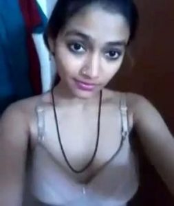 naughty tamil daughter of temple priest nude selfies 001