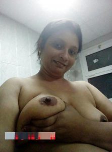 hot jaipur aunty showing boobs in webcam 001