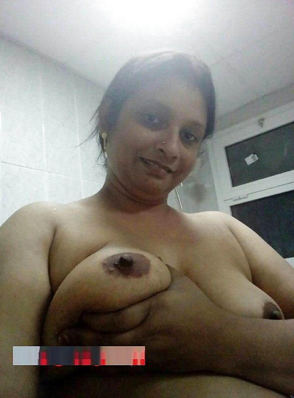 Black Webcam Boobs - Hot Jaipur Aunty Showing Boobs in Webcam | Indian Nude Girls