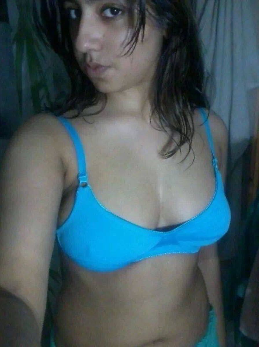 cleavage bikini selfie nude