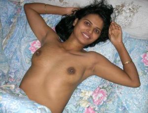 homely indian wife prajakta private pics 003