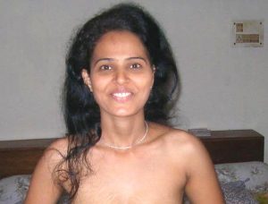 homely indian wife prajakta private pics 004