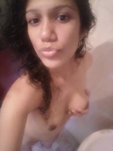 kinky gurgaon call center girl nude selfies leaked 004