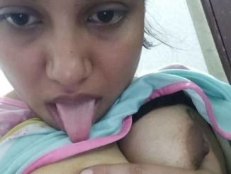 nagpur wife topless selfies squeezing boobs 004