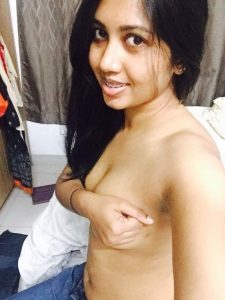 beautiful desi girls leaked sexy selfies 004