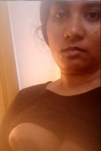 tharki desi aunty big boobs selfies 004